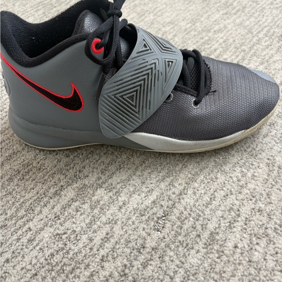 Nike Gray and Black Basketball shoes with Mid-Top Design - Picture 7 of 7